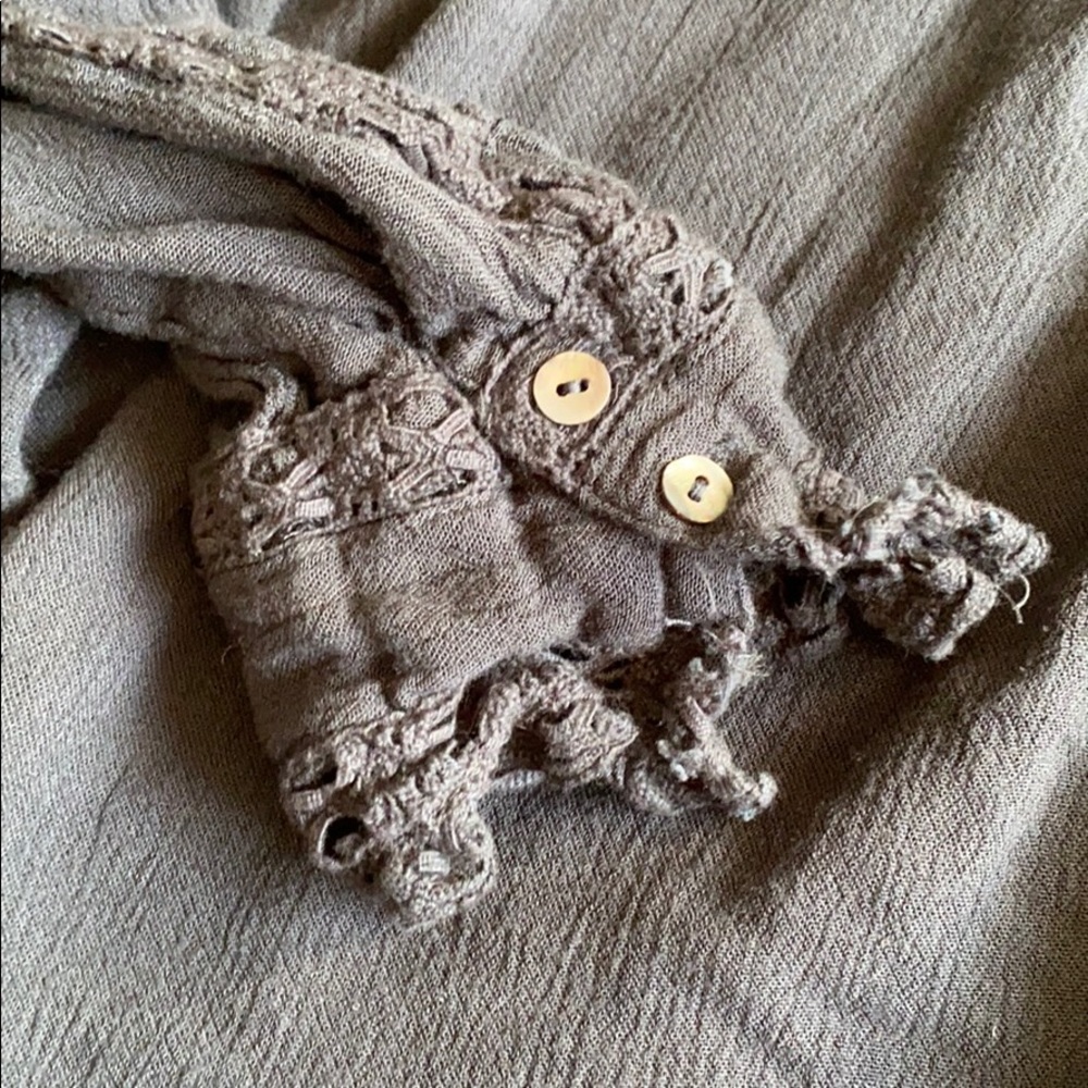 Free People Meet Me Halfway Grey Blouse Small - Picture 6 of 7